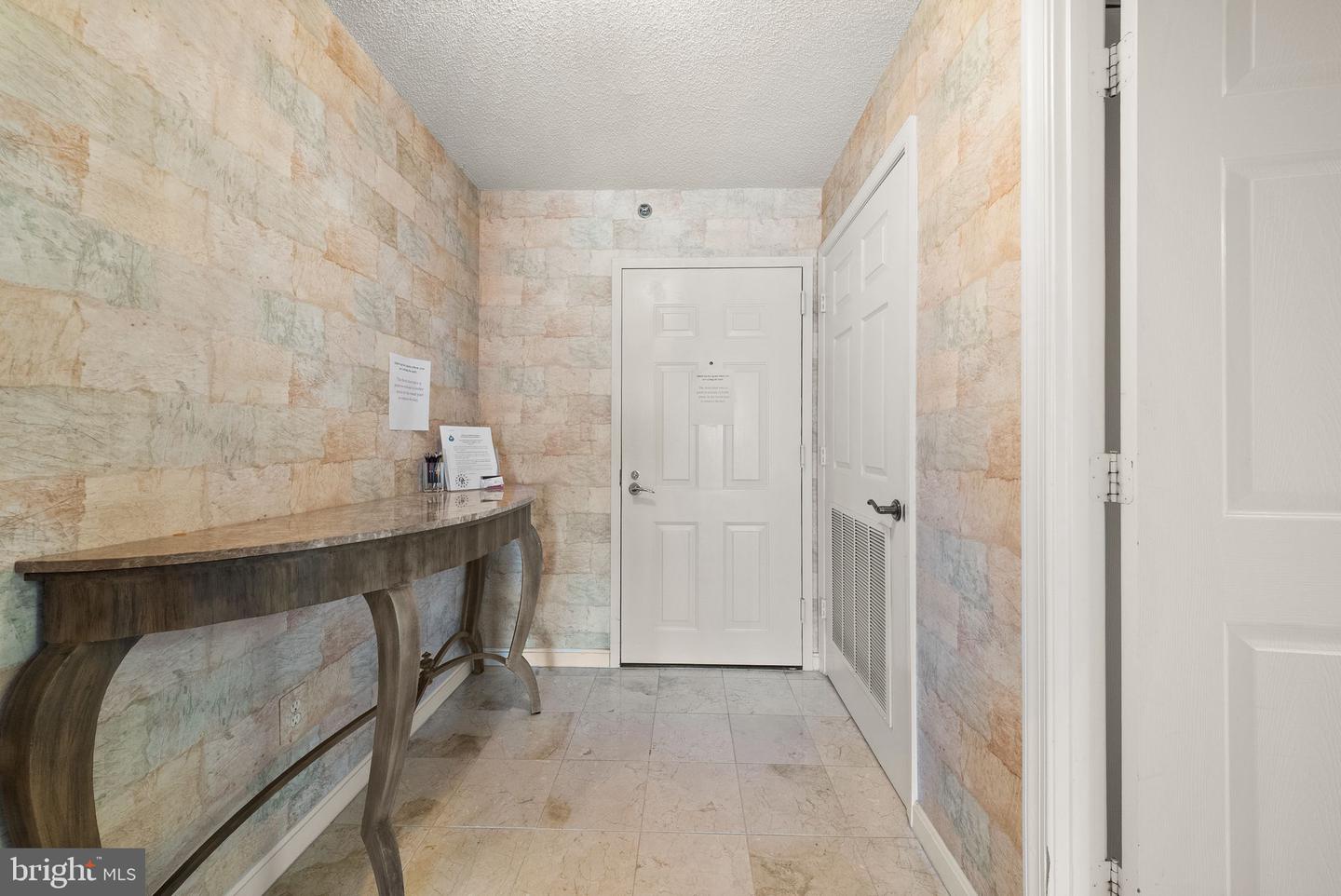 19385 Cypress Ridge Ter #914 Property Photo 13
