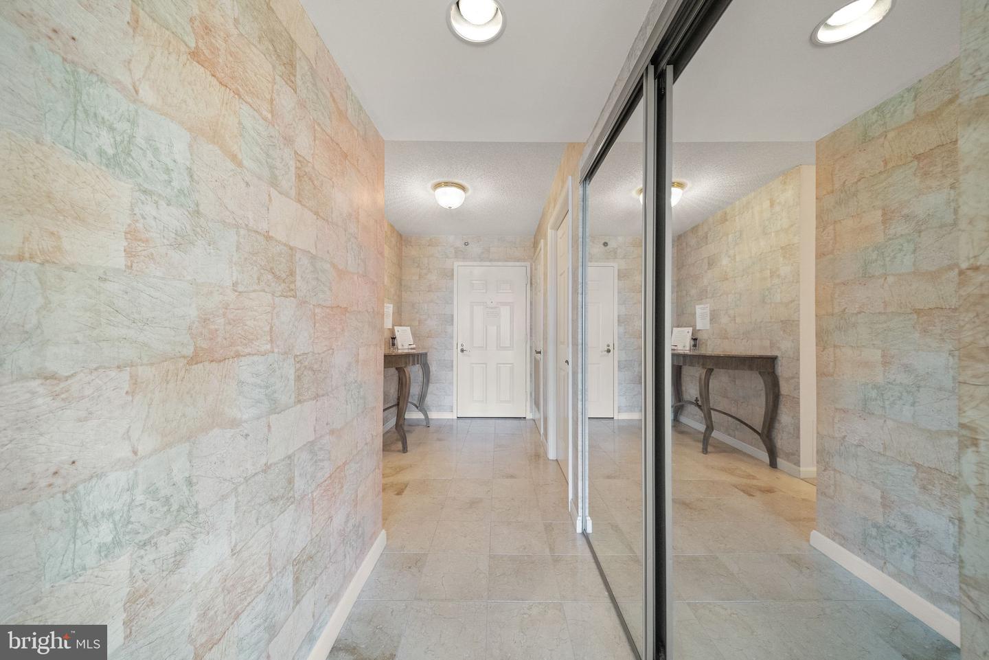 19385 Cypress Ridge Ter #914 Property Photo 14