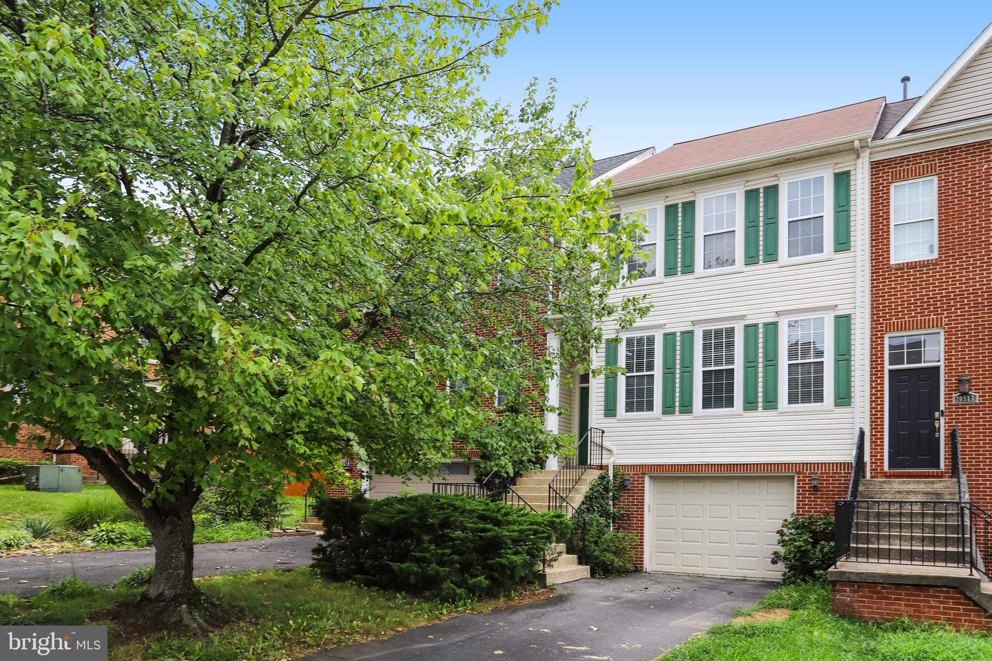 20913 Sandstone Sq Property Photo 1