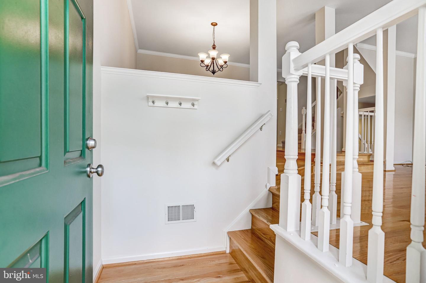 20913 Sandstone Sq Property Photo 2