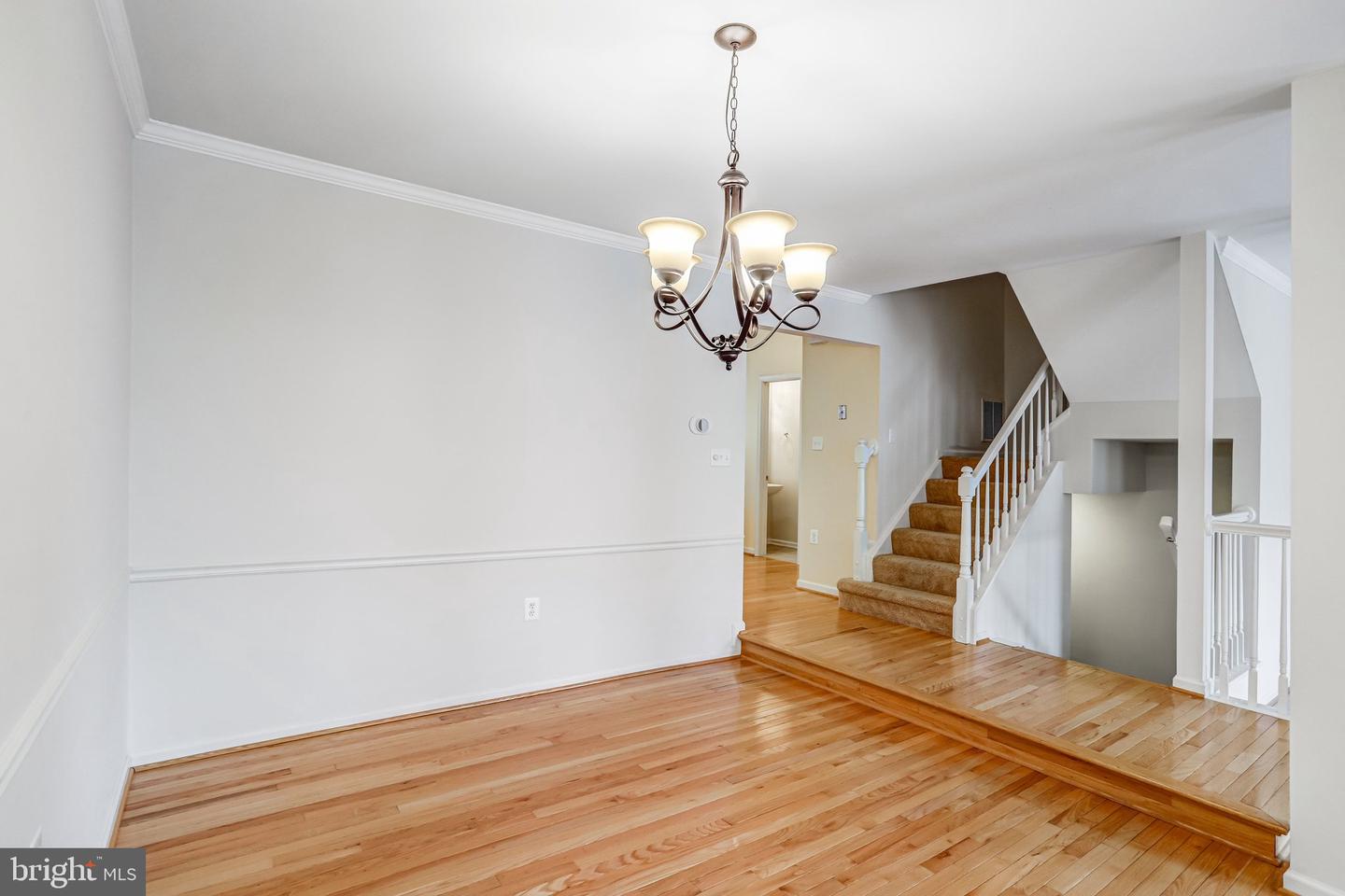 20913 Sandstone Sq Property Photo 9