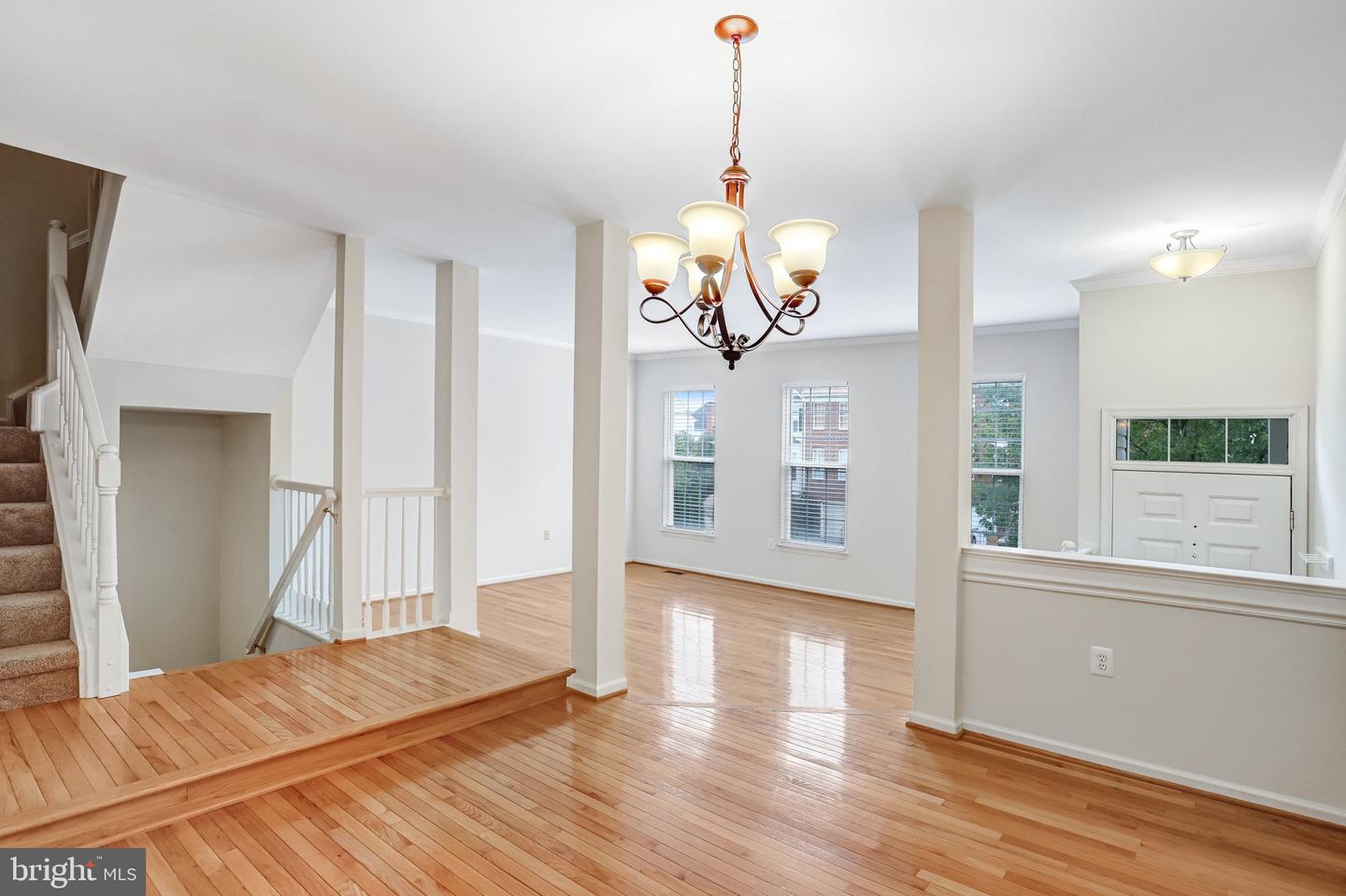 20913 Sandstone Sq Property Photo 10