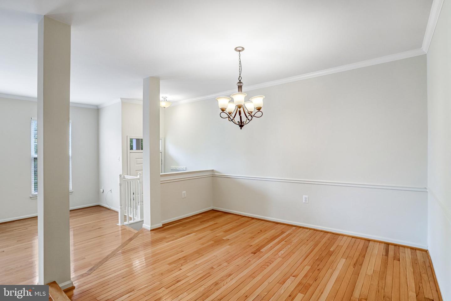 20913 Sandstone Sq Property Photo 11