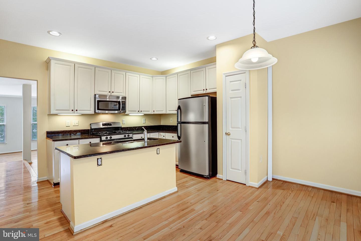 20913 Sandstone Sq Property Photo 21