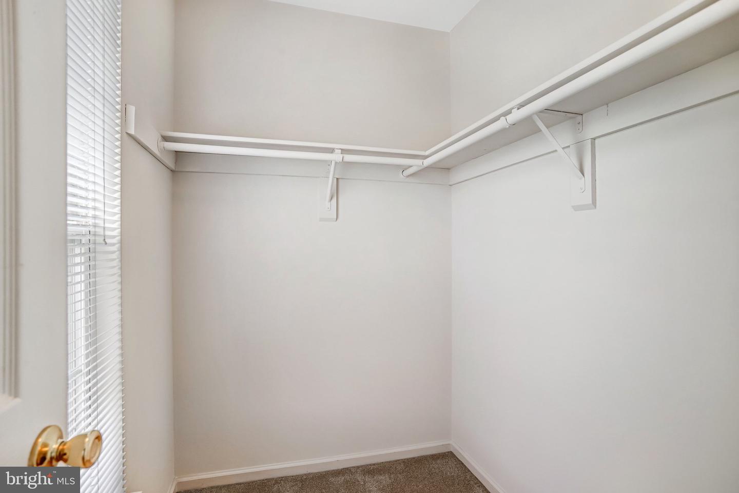 20913 Sandstone Sq Property Photo 30