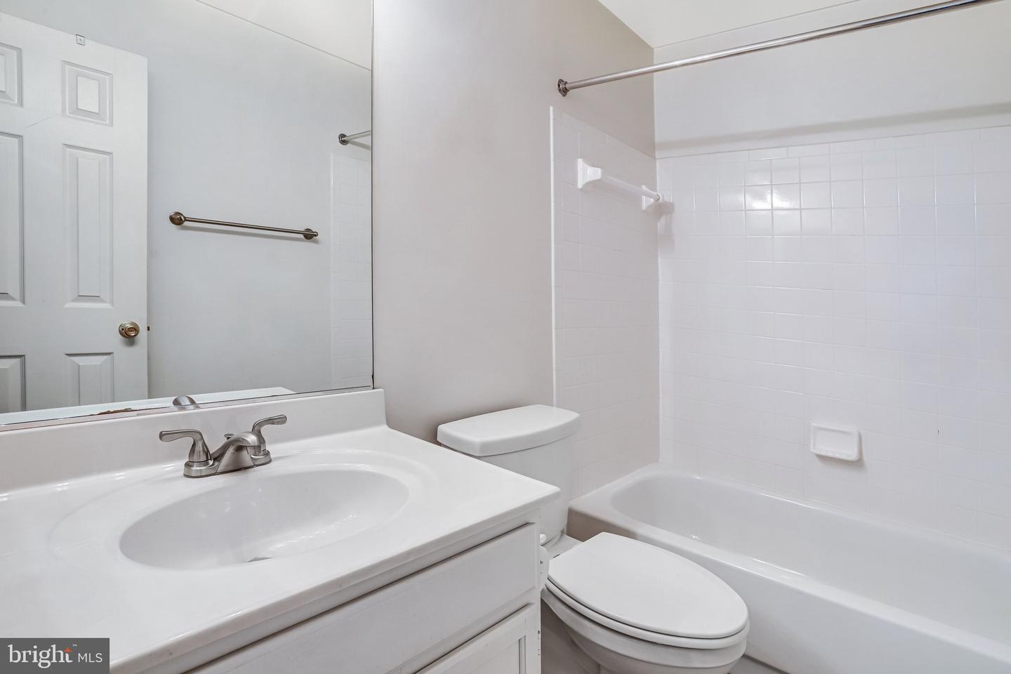 20913 Sandstone Sq Property Photo 31