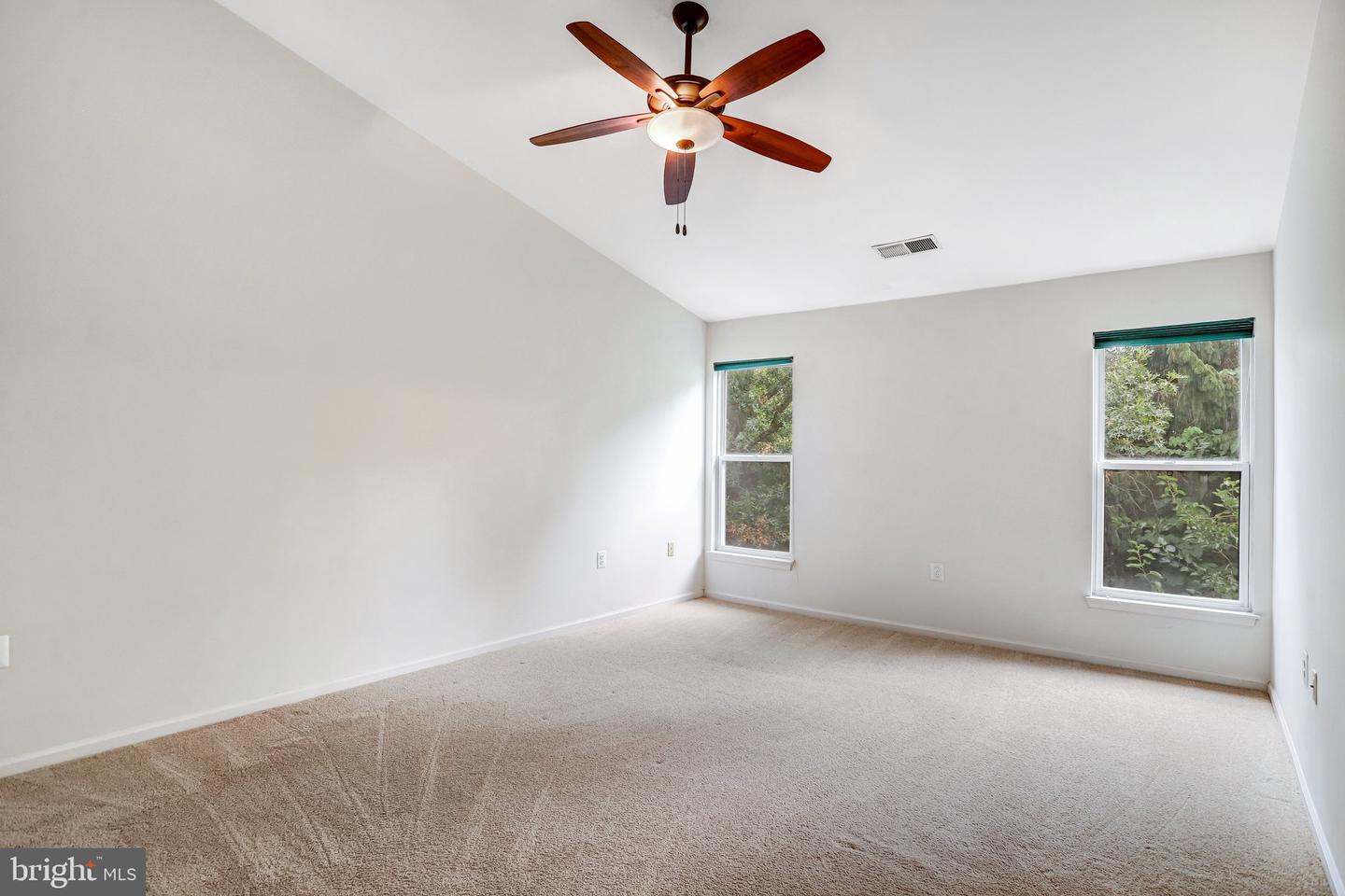 20913 Sandstone Sq Property Photo 32