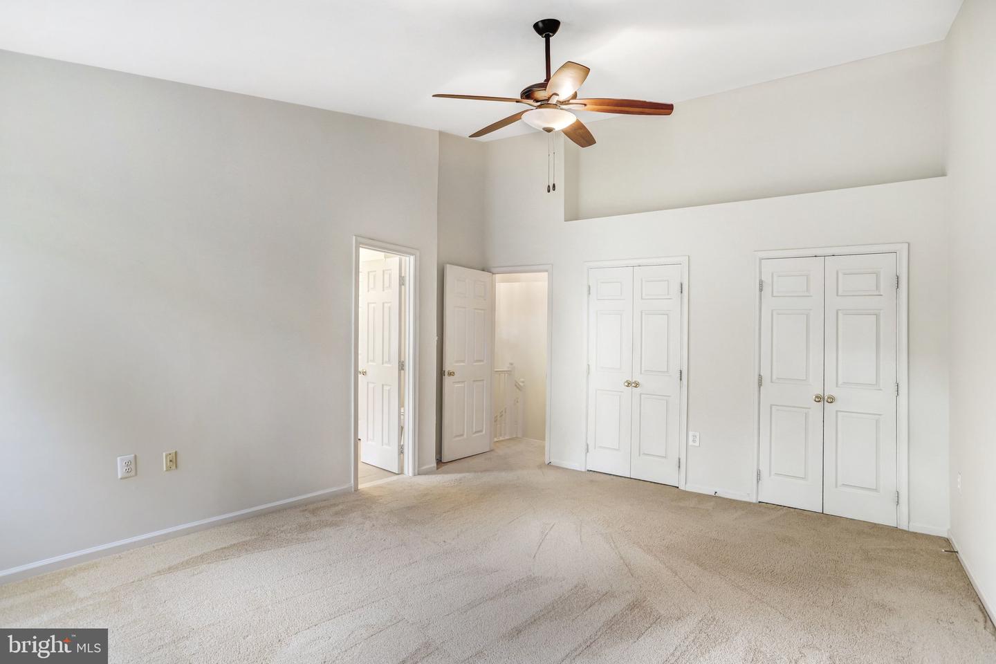 20913 Sandstone Sq Property Photo 34