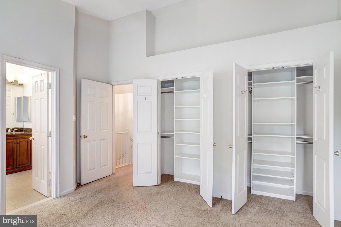 20913 Sandstone Sq Property Photo 36