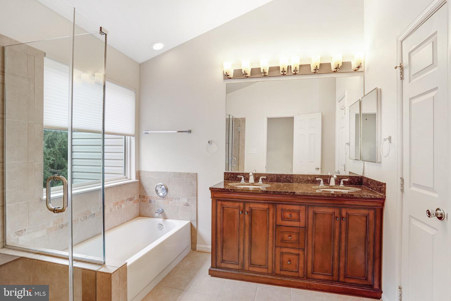20913 Sandstone Sq Property Photo 37