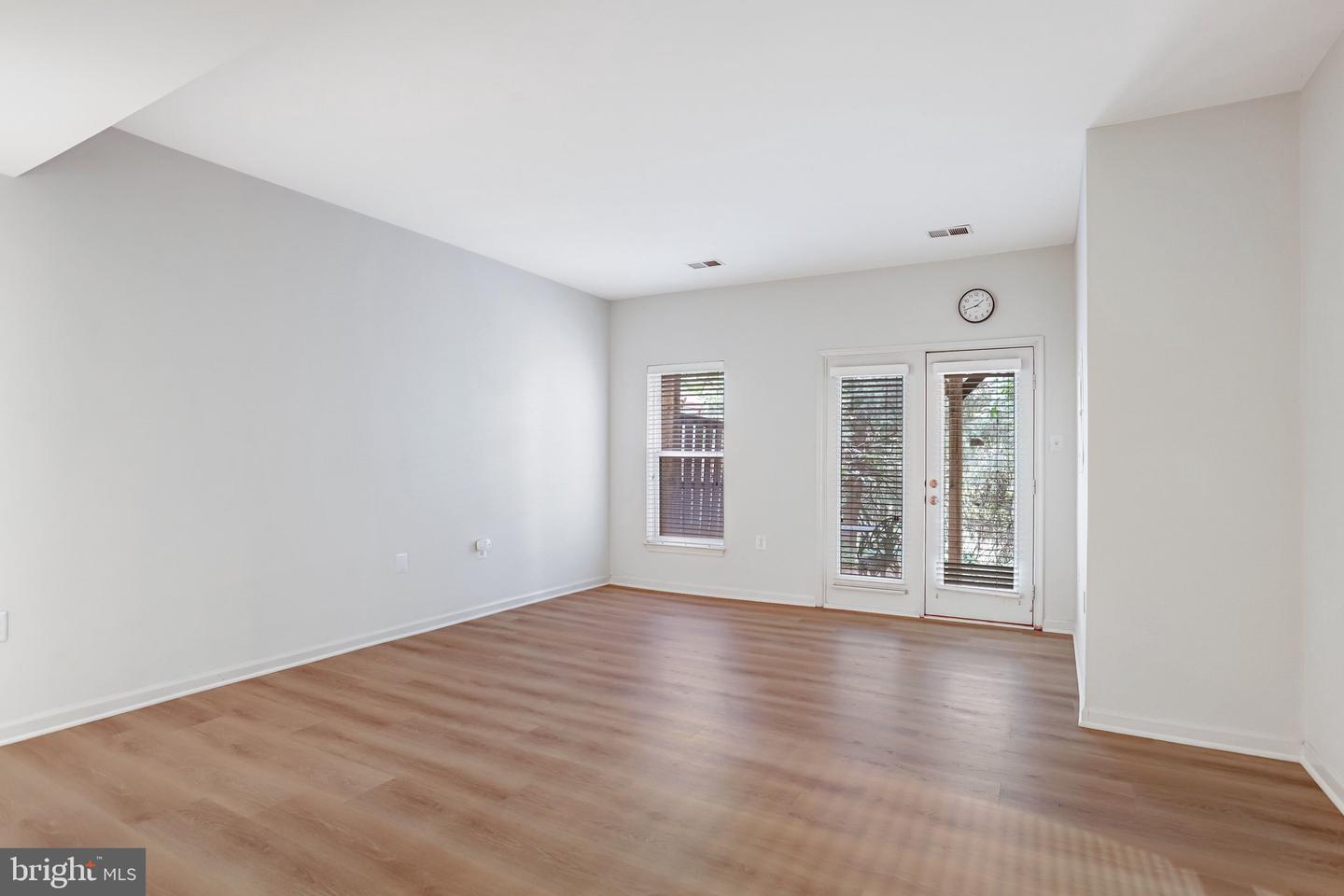 20913 Sandstone Sq Property Photo 41