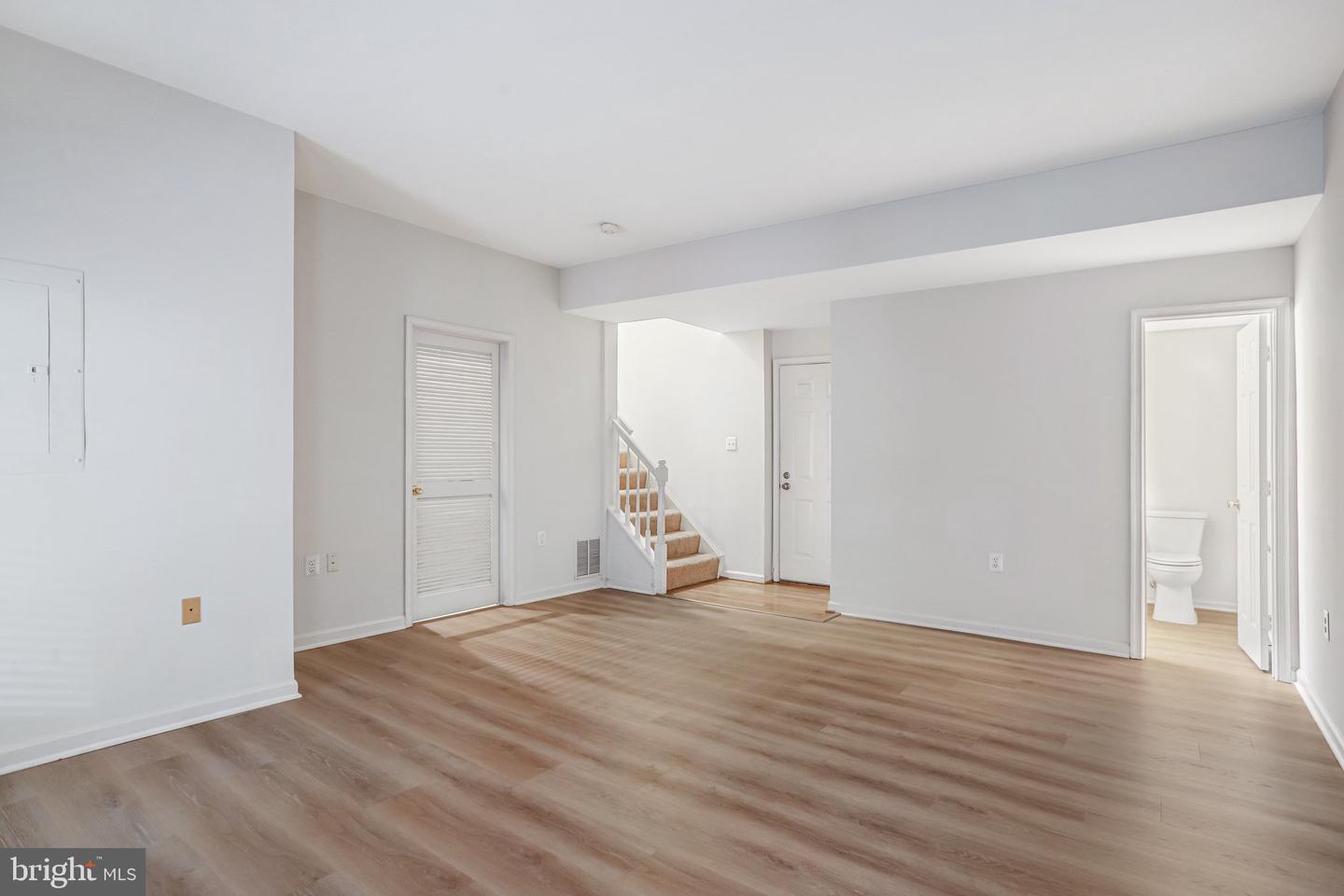 20913 Sandstone Sq Property Photo 43