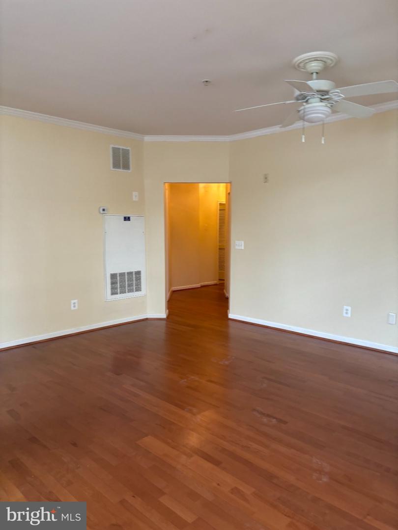 21197 Mcfadden Sq #101 Property Photo 7
