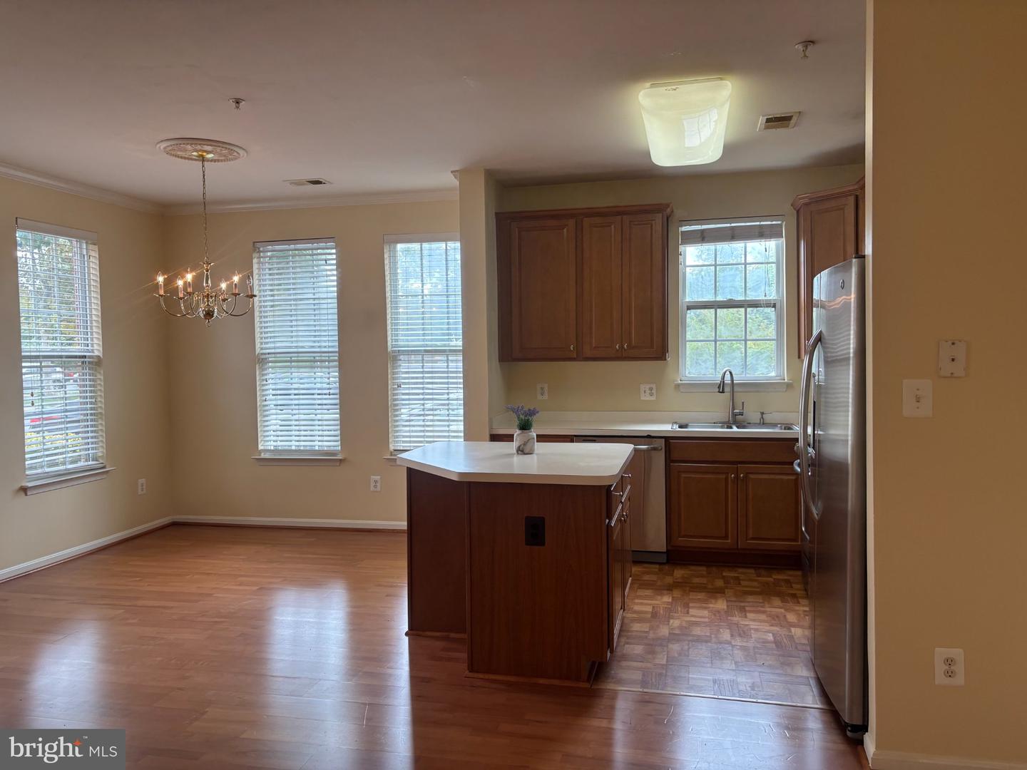 21197 Mcfadden Sq #101 Property Photo 8
