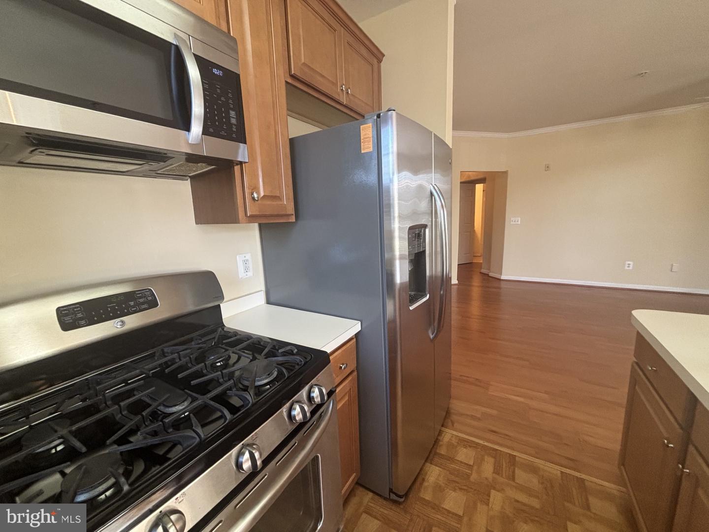 21197 Mcfadden Sq #101 Property Photo 13
