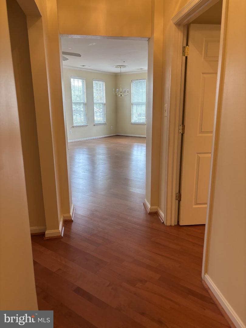 21197 Mcfadden Sq #101 Property Photo 16
