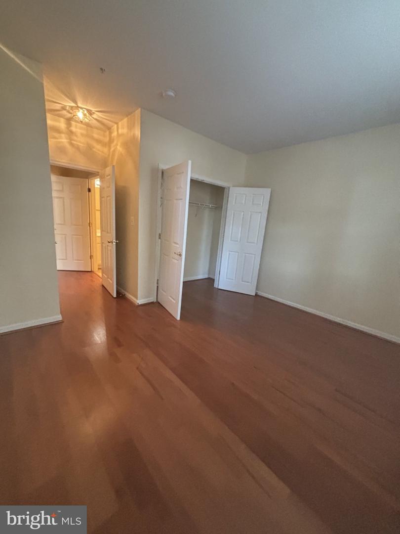 21197 Mcfadden Sq #101 Property Photo 23