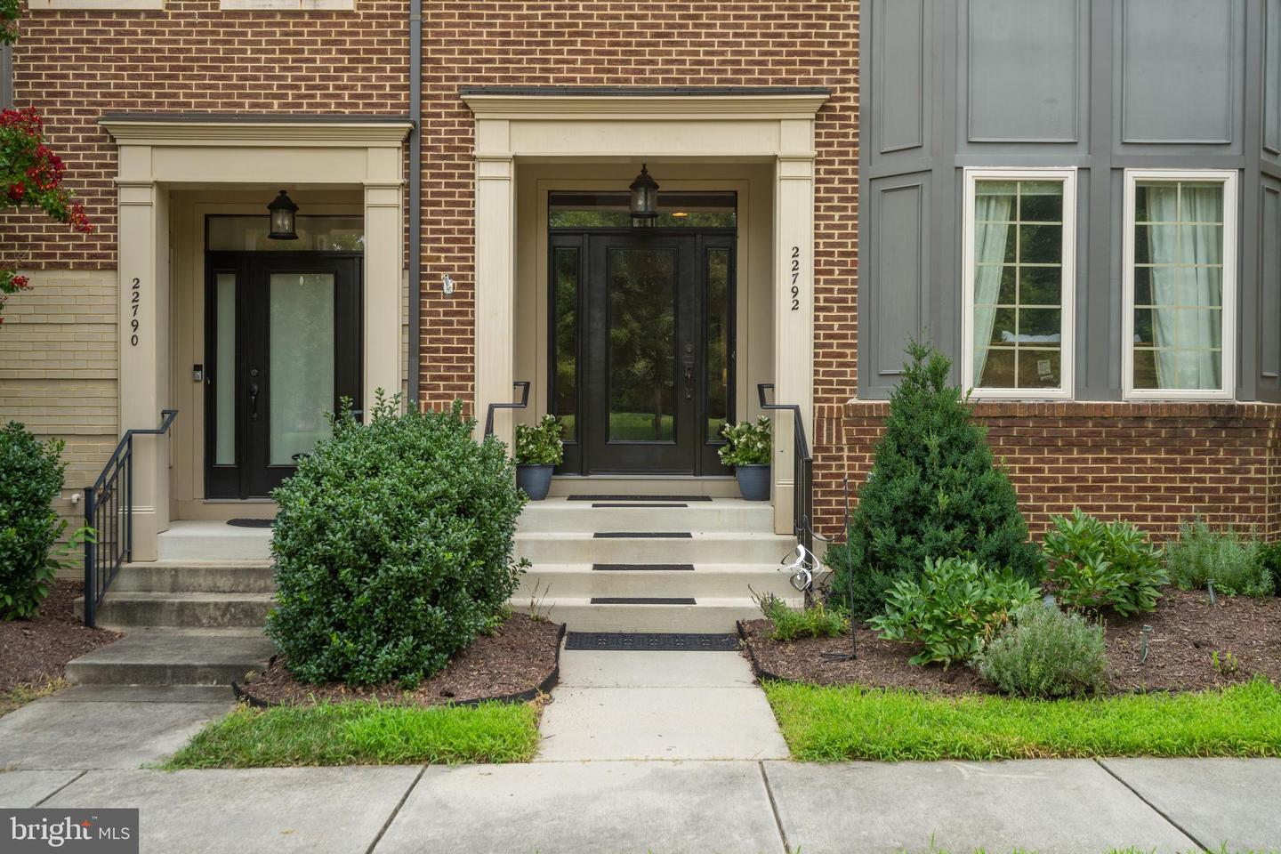 22792 Sagamore Sq Property Photo 53