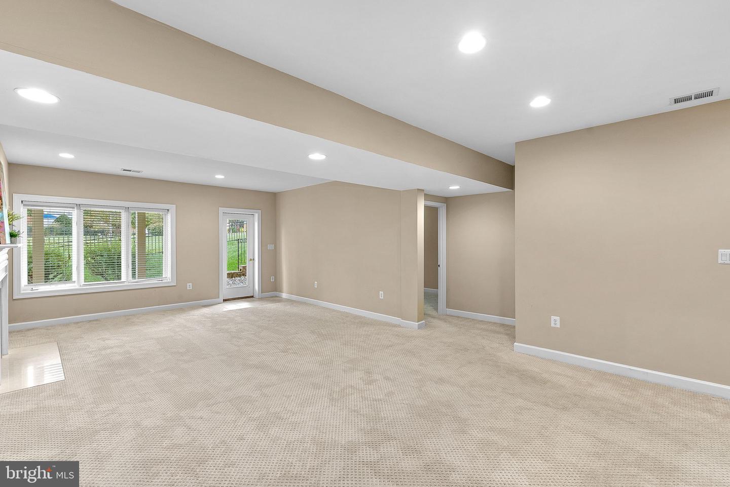 18357 Eagle Point Sq Property Photo 44