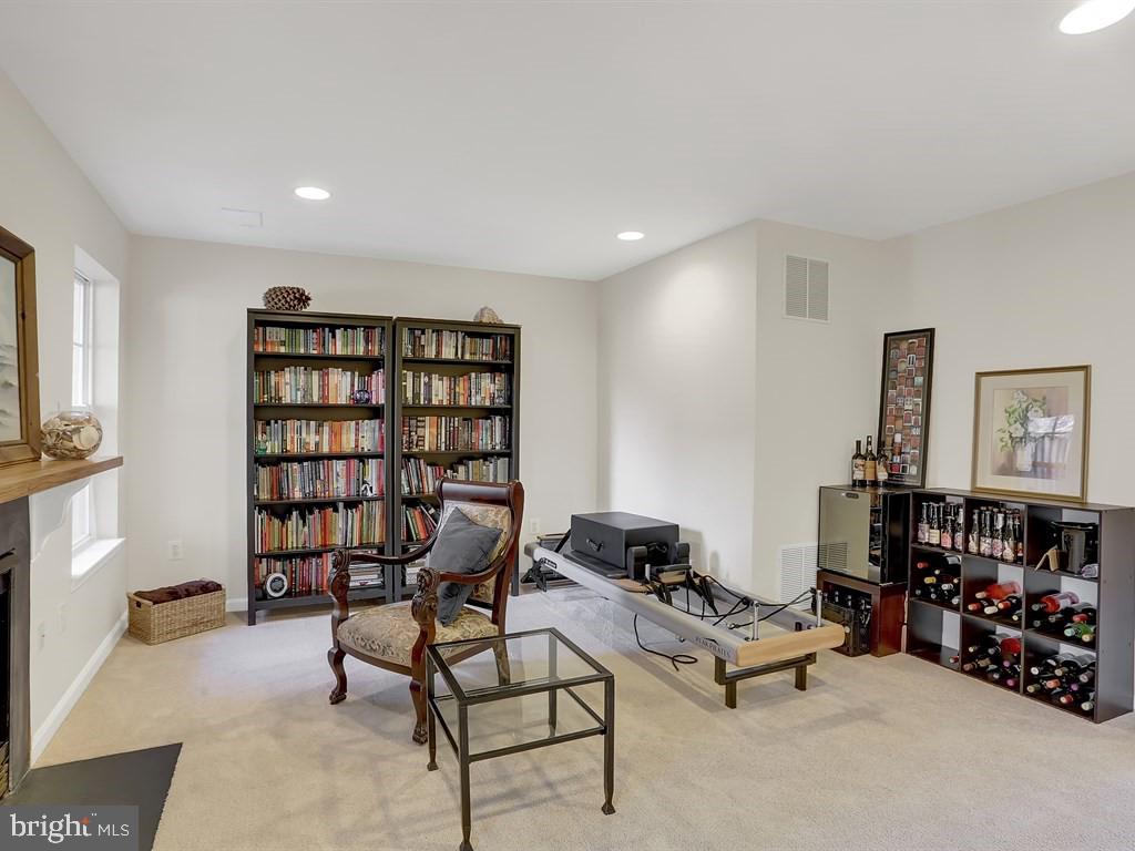 21040 Tioga Ter Property Photo 6