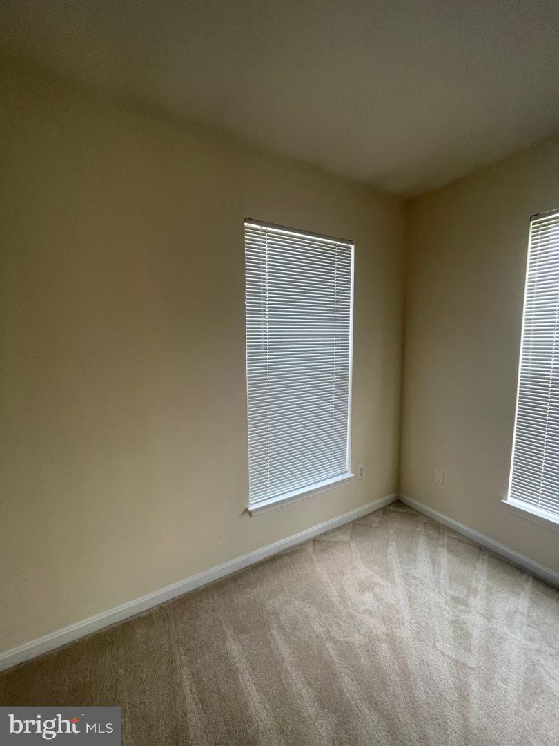 25240 Lake Shore Sq #301 Property Photo 8