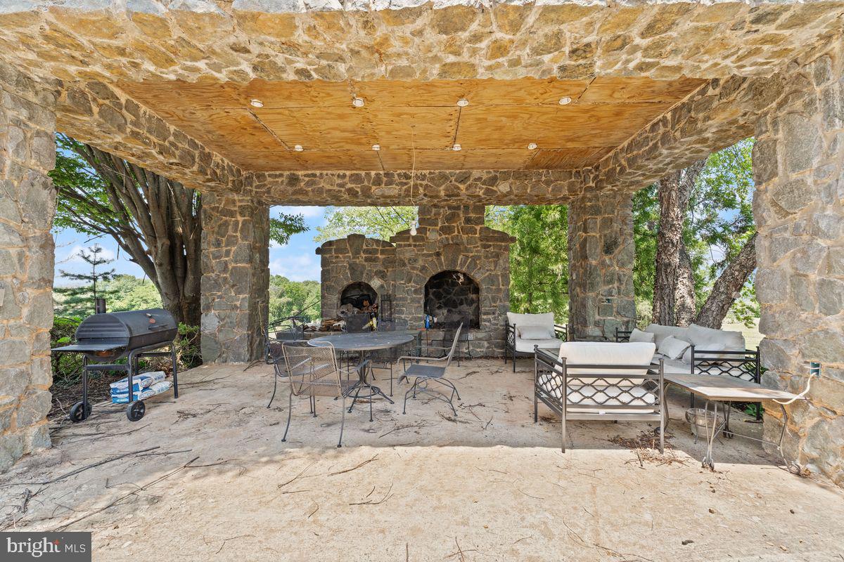 15192 Harrison Hill Ln Property Photo 18
