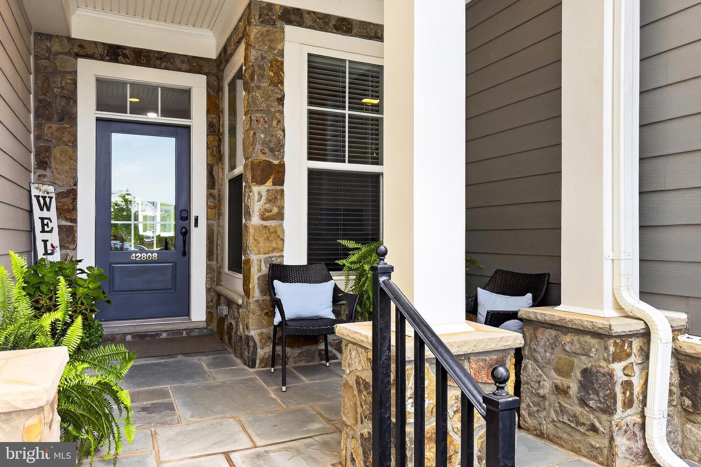 42808 Crane Meadows Sq Property Photo 2