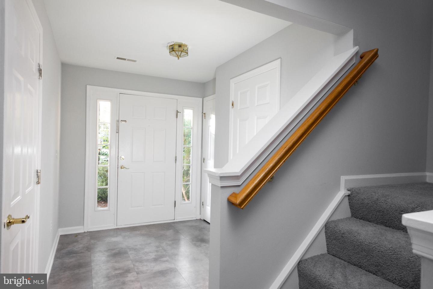 44877 Grove Ter Property Photo 2