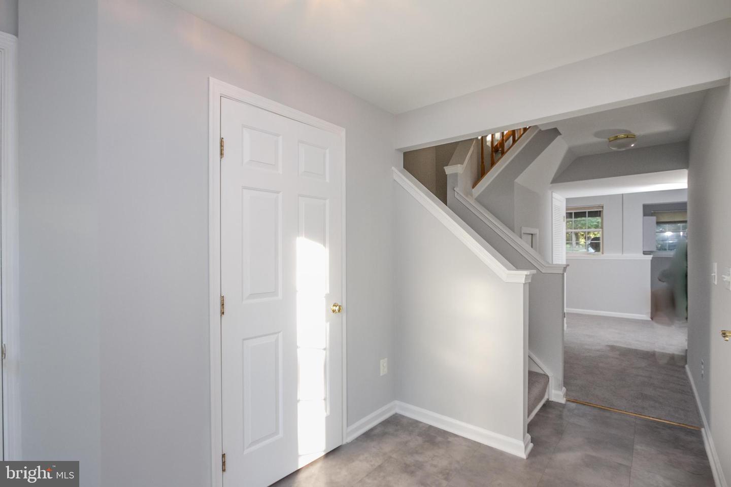 44877 Grove Ter Property Photo 3