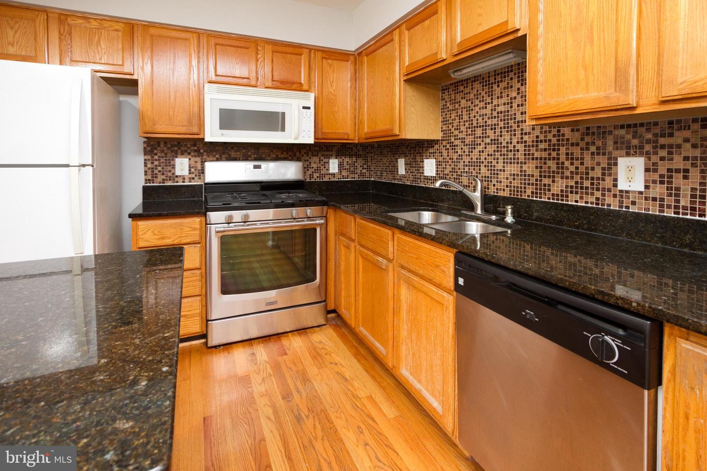 44877 Grove Ter Property Photo 17
