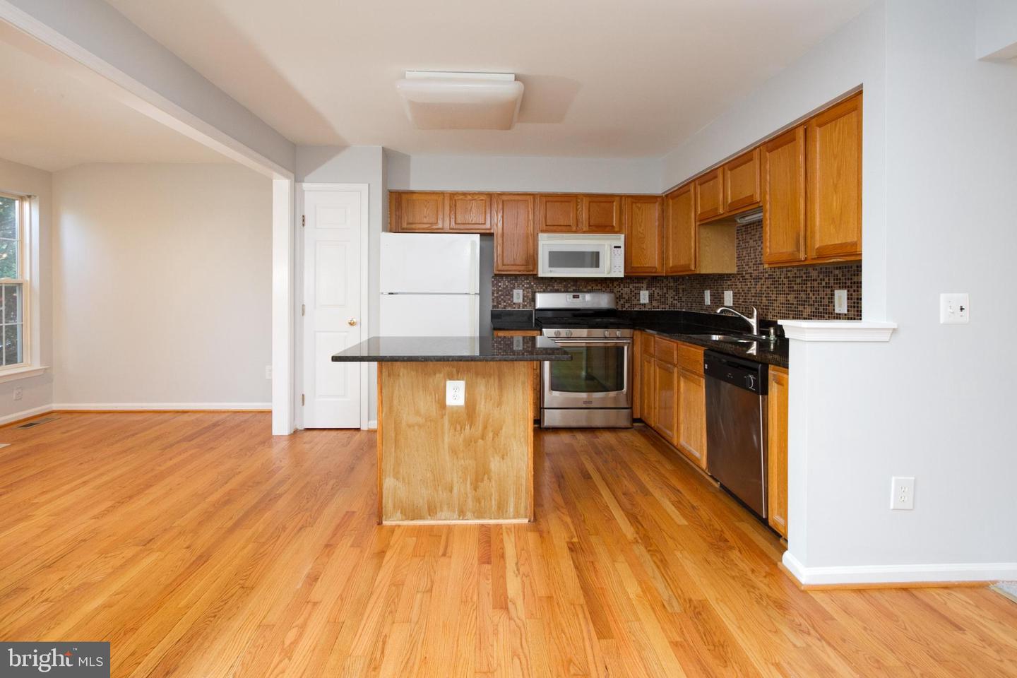 44877 Grove Ter Property Photo 18