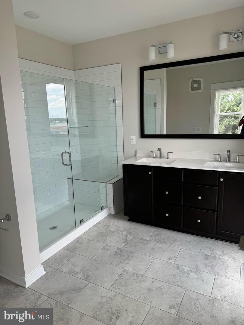 43795 Transit Sq #303 Property Photo 13
