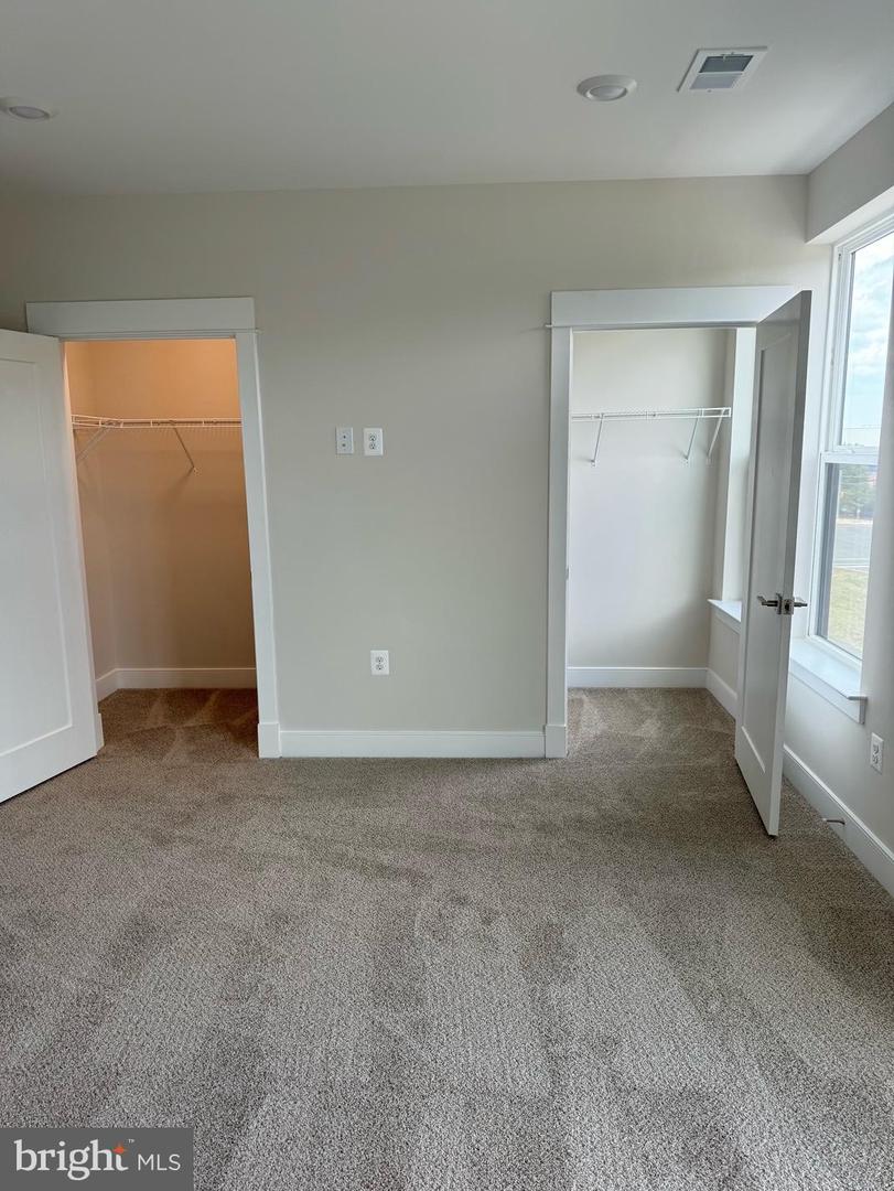 43795 Transit Sq #303 Property Photo 18