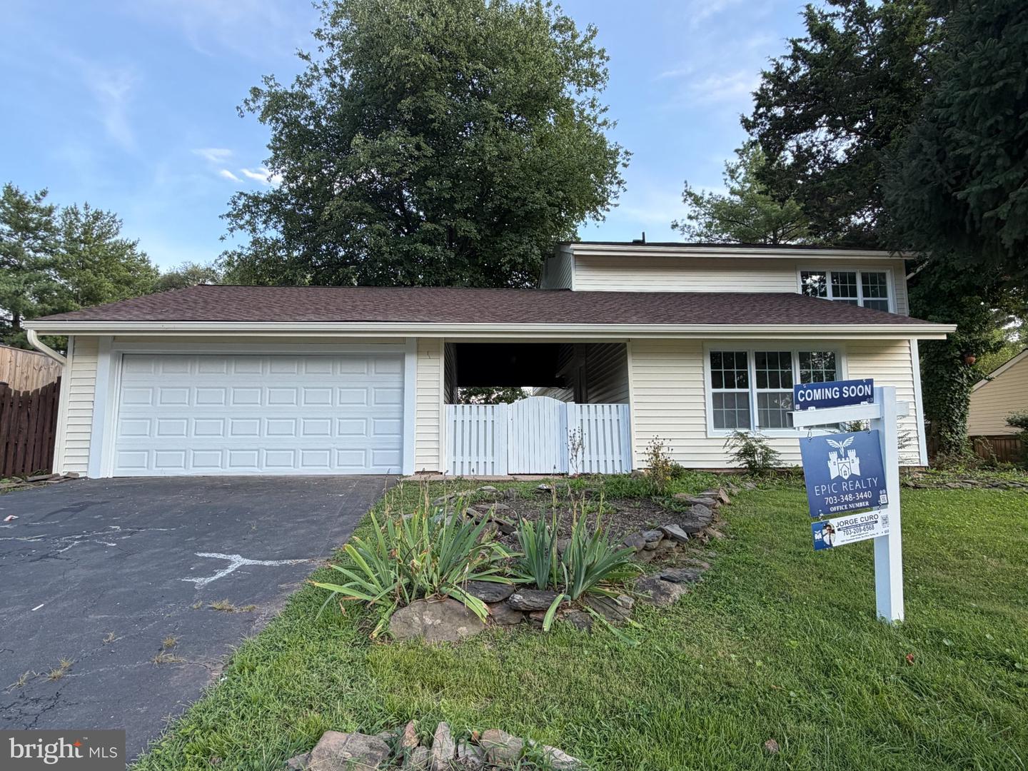 102 WRIGHTWOOD PL Property Photo 1