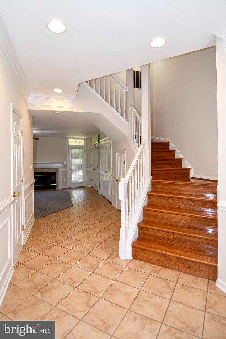 46744 Oakmere Ter Property Photo 3