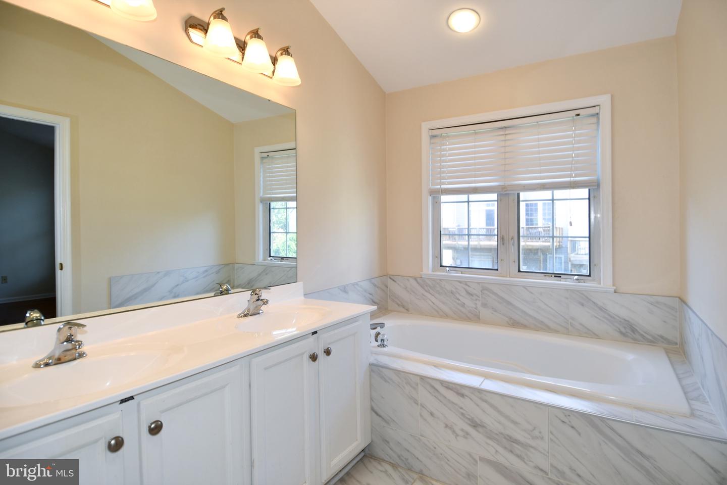 46744 Oakmere Ter Property Photo 33