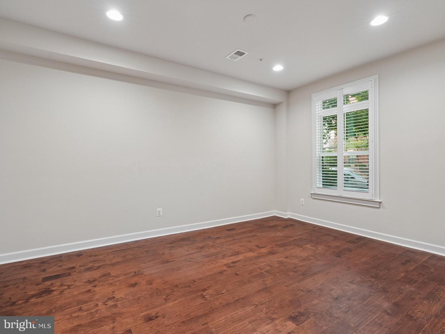 22305 Philanthropic Dr Property Photo 10