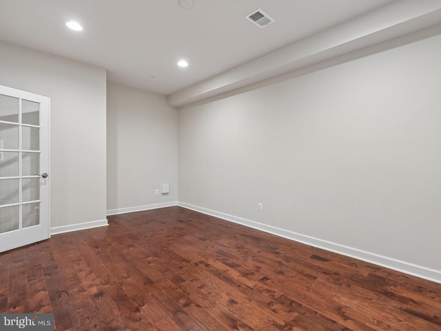 22305 Philanthropic Dr Property Photo 11