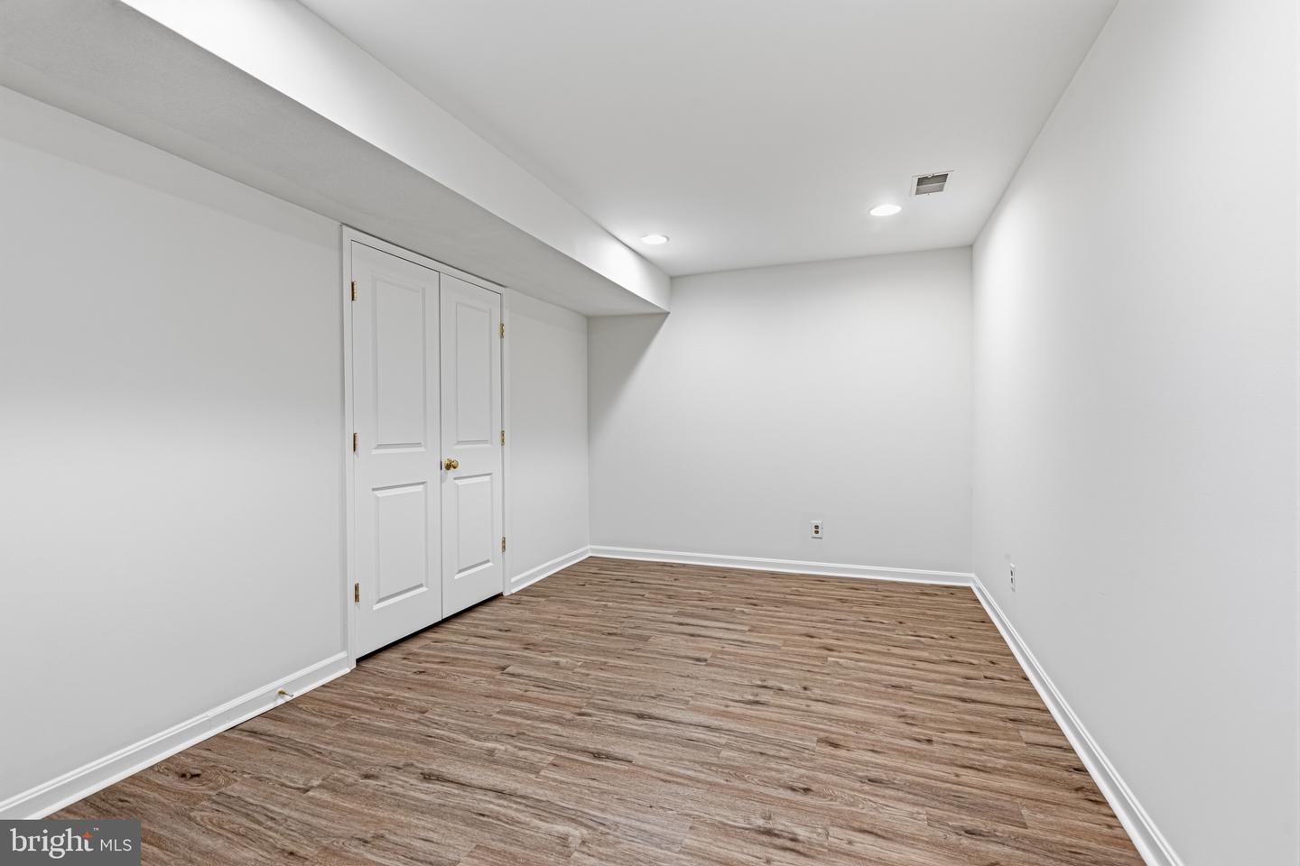 22782 Courtland Park Dr Property Photo 60