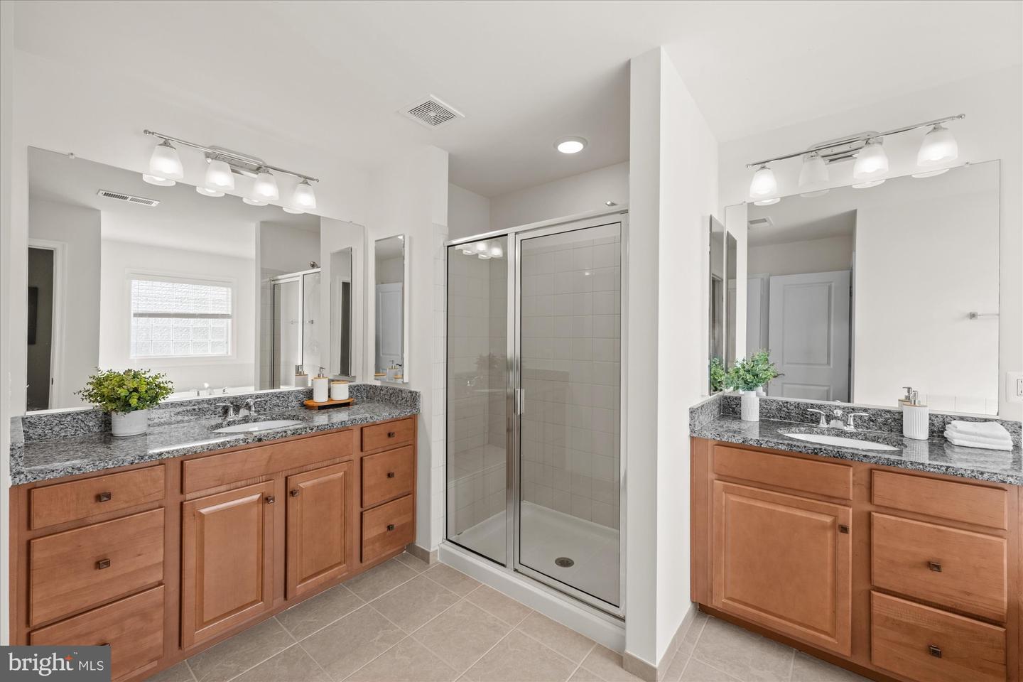 22799 Trailing Rose Ct Property Photo 17