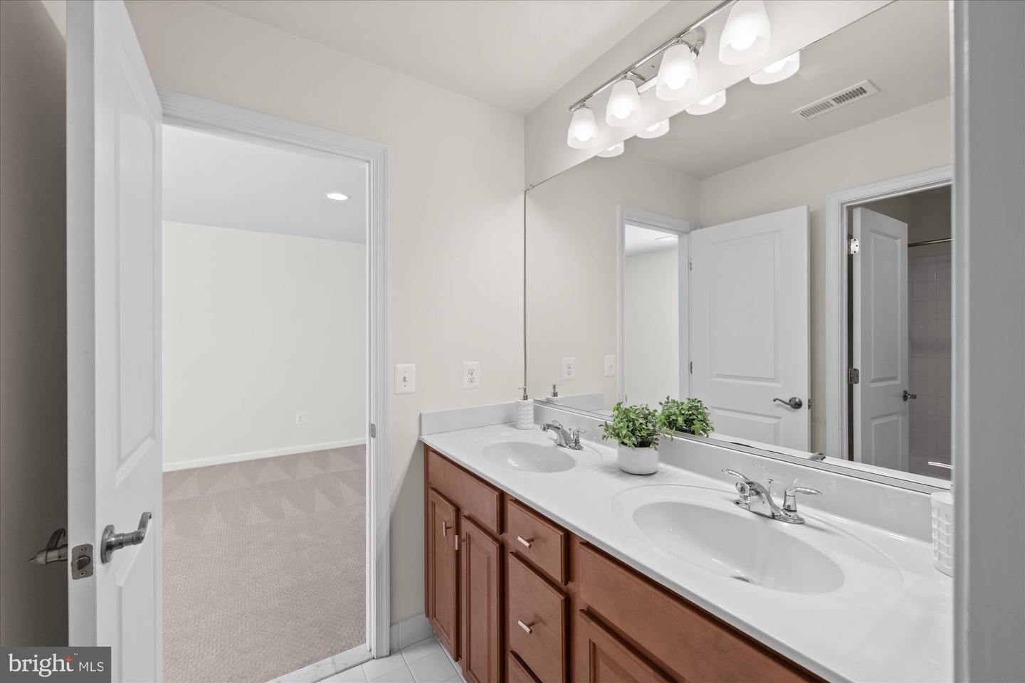 22799 Trailing Rose Ct Property Photo 25