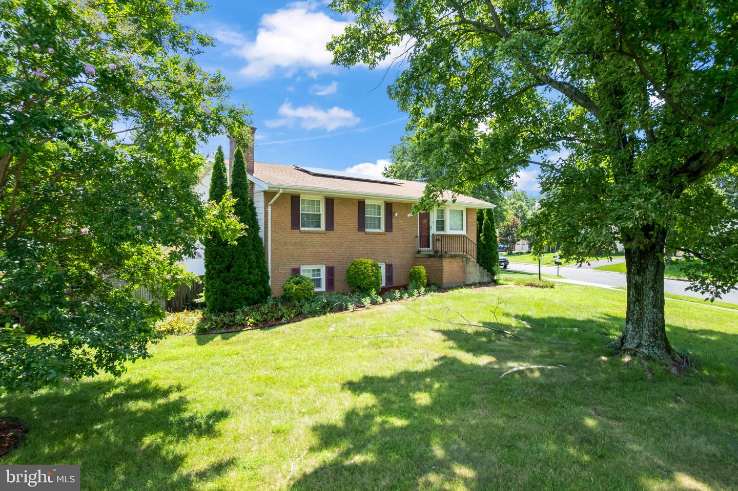 101 Williamsburg Rd Property Photo 1