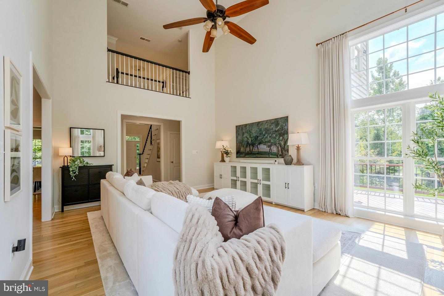 17301 Roundmont Pl Property Photo 8