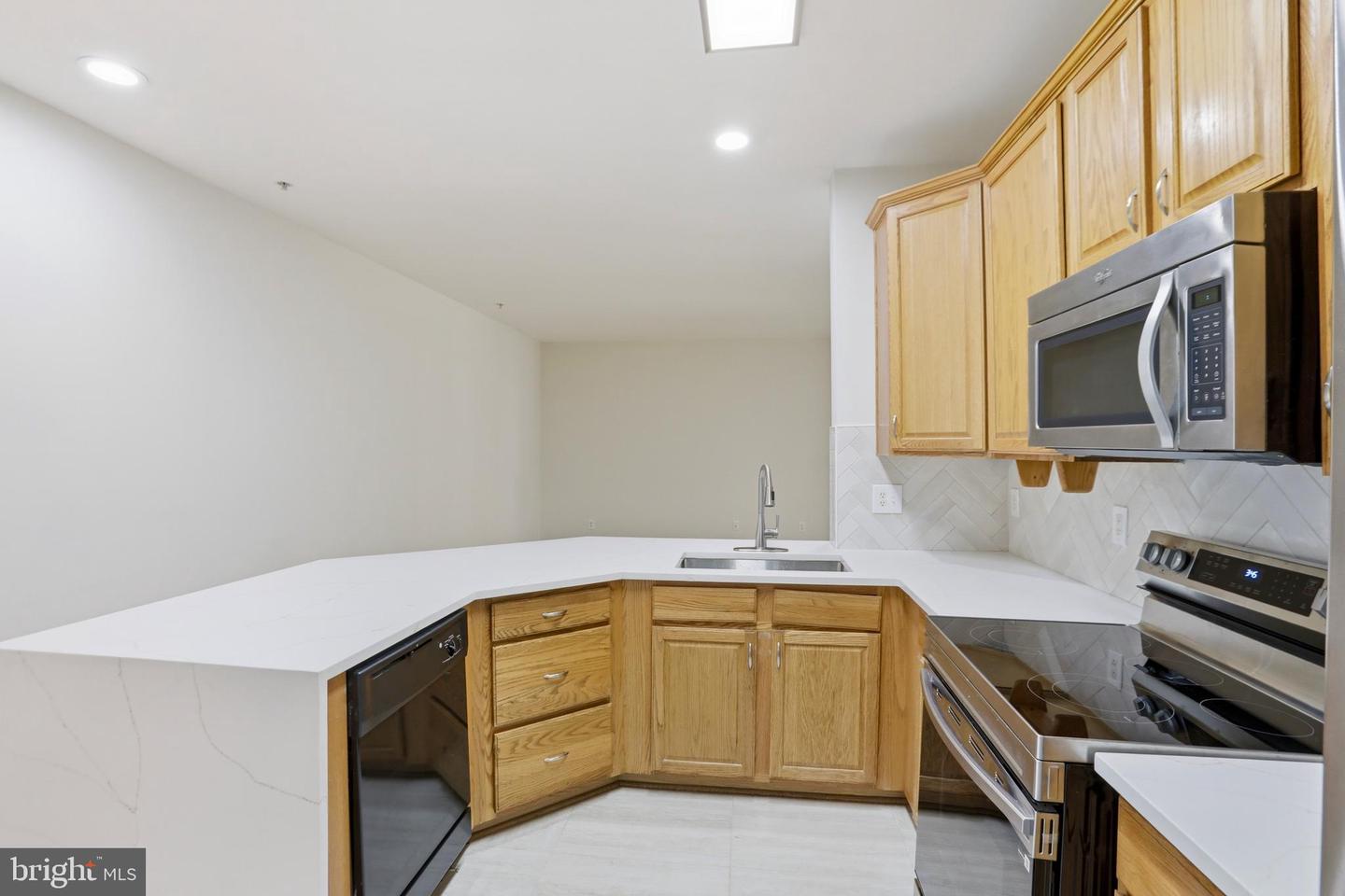 20216 Nightwatch St Property Photo 16