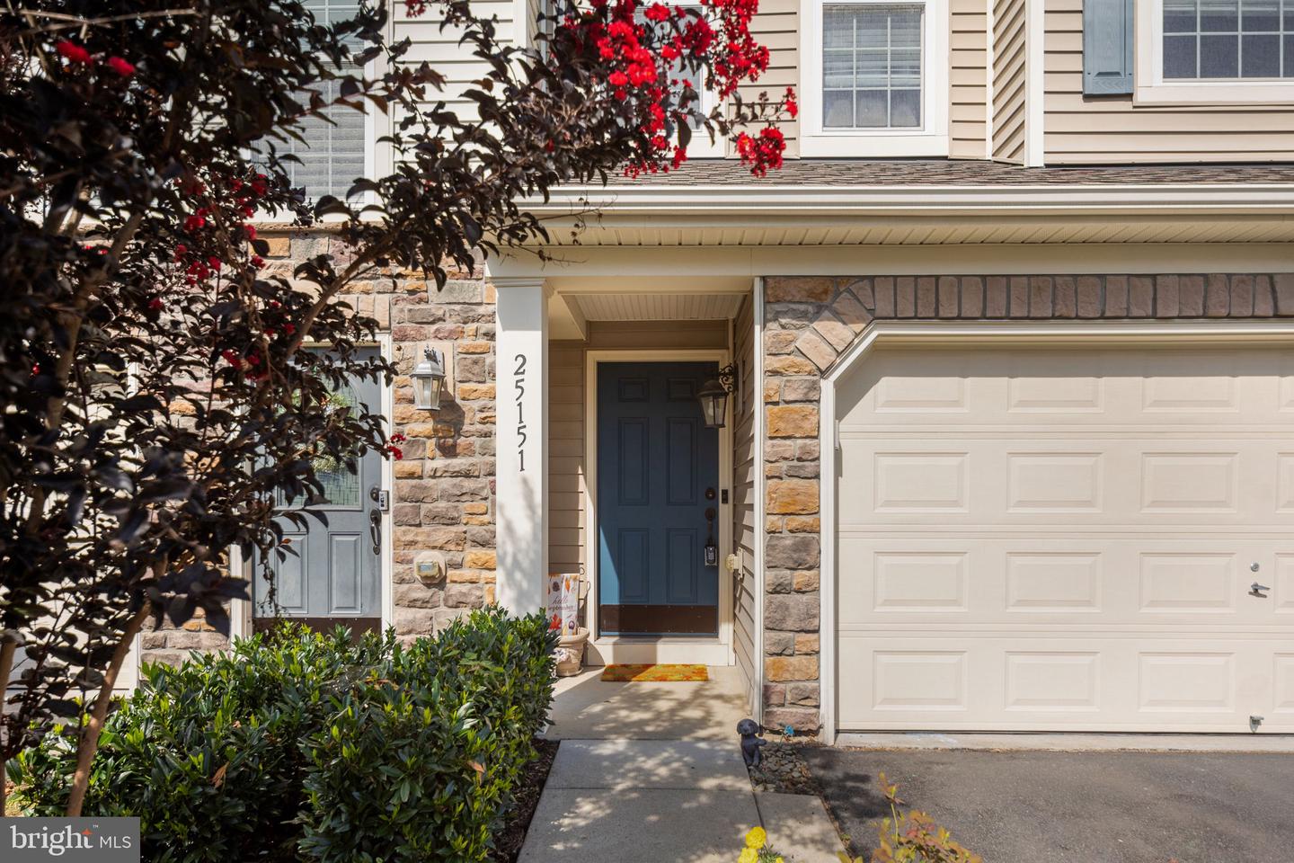 25151 SWEET MYRTLE SQ Property Photo 1