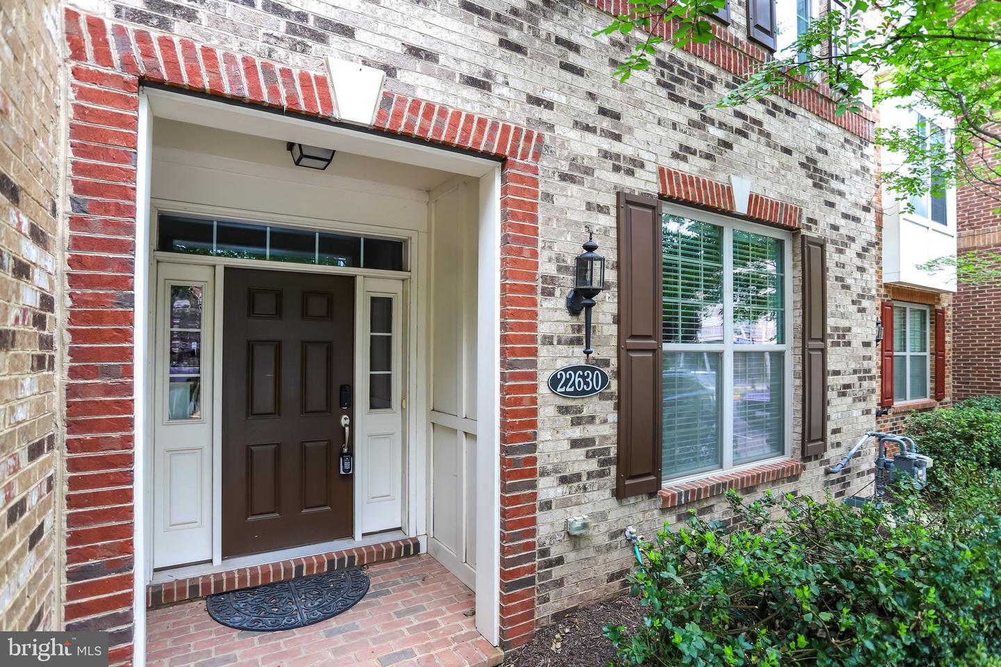 22630 Cambridgeport Sq Property Photo 4