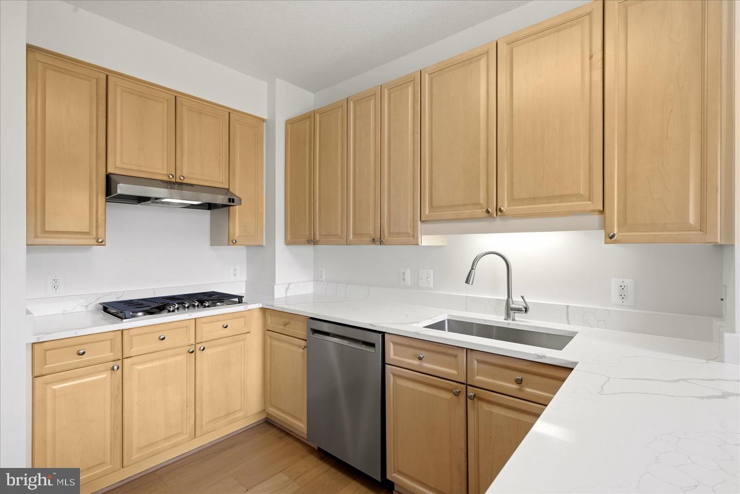 19350 Magnolia Grove Sq #208 Property Photo 19