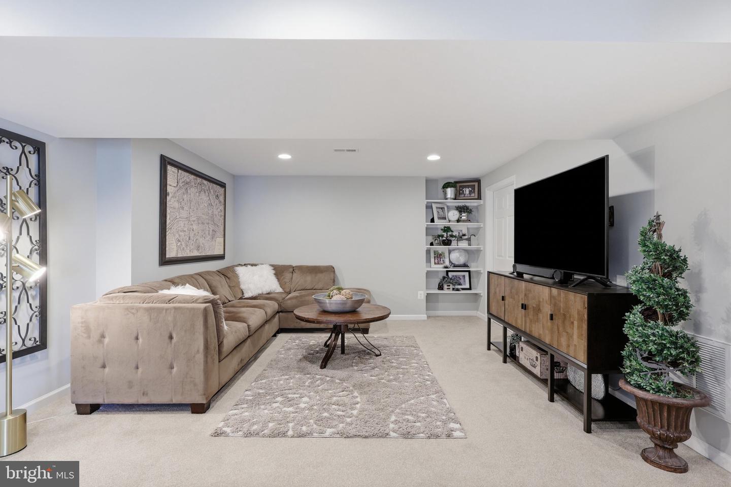 36071 Welland Dr Property Photo 38