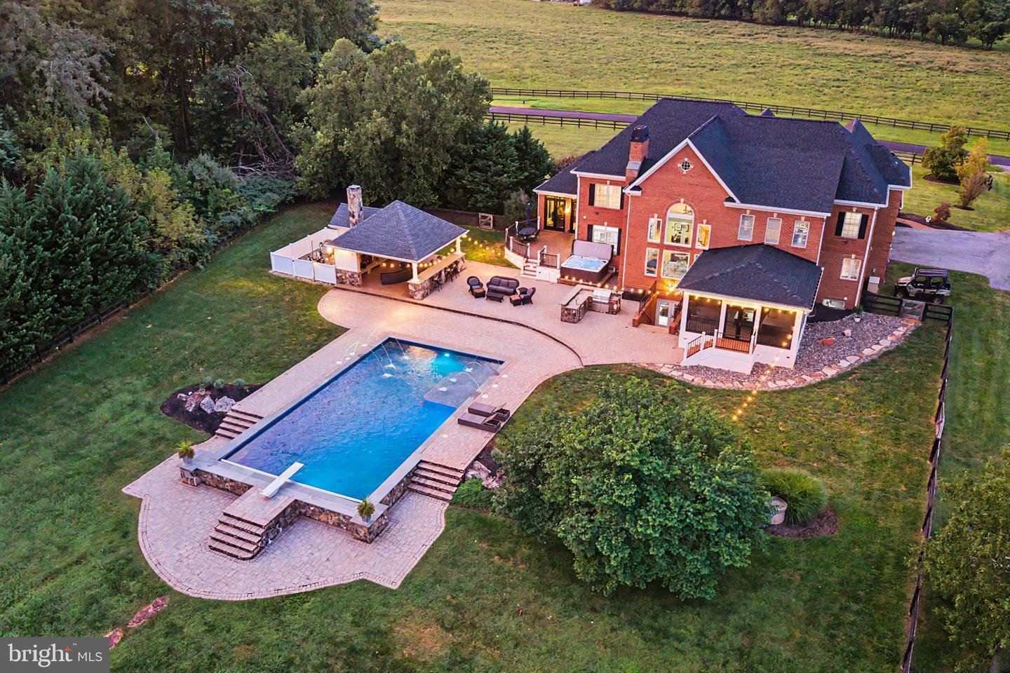42865 Travelers Run Ln Property Photo 1