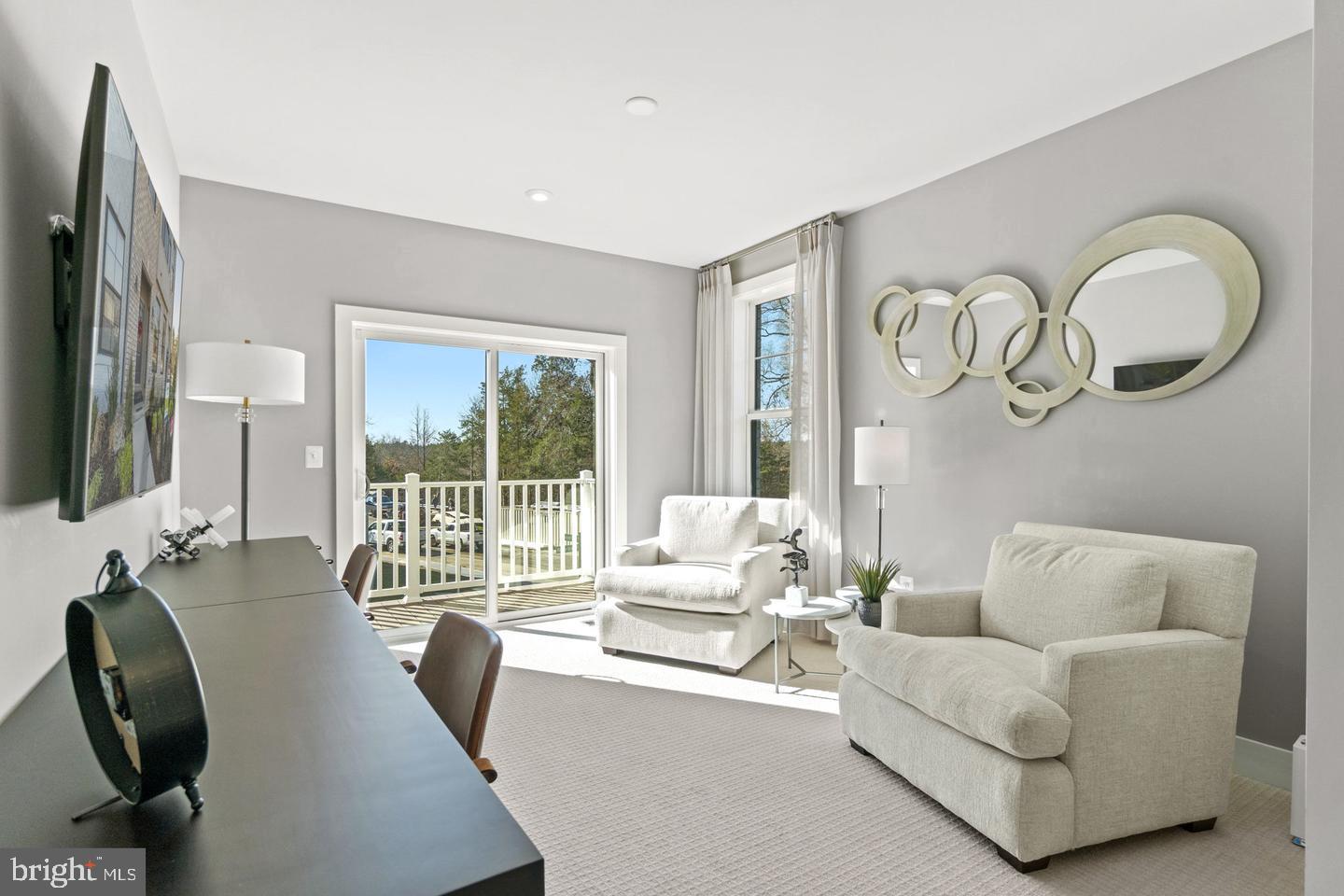 43805 Middleway Terrace Property Photo 6
